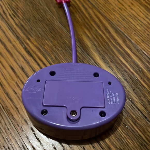 Disney Junior Minnie Mouse Roadster RC Car with Polka Dots - Picture 8 of 8